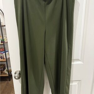 Olive Green cropped Trousers